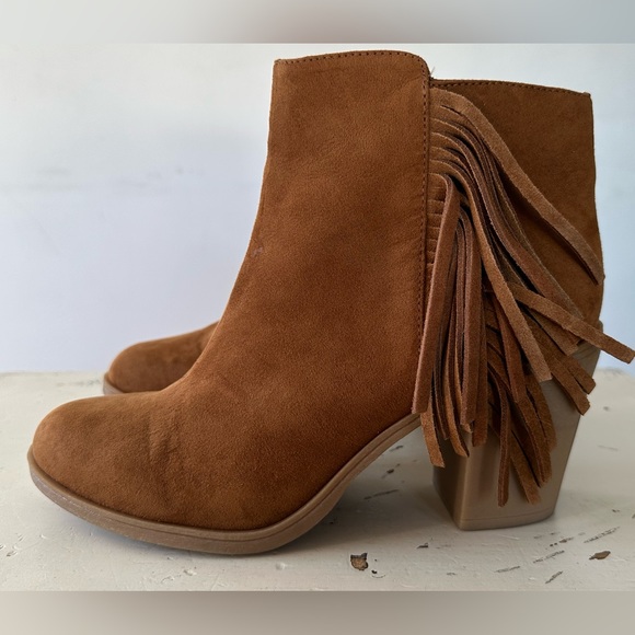 DIVIDED by H&M Cognac Suede Fringe Booties Size 8 - Picture 2 of 9